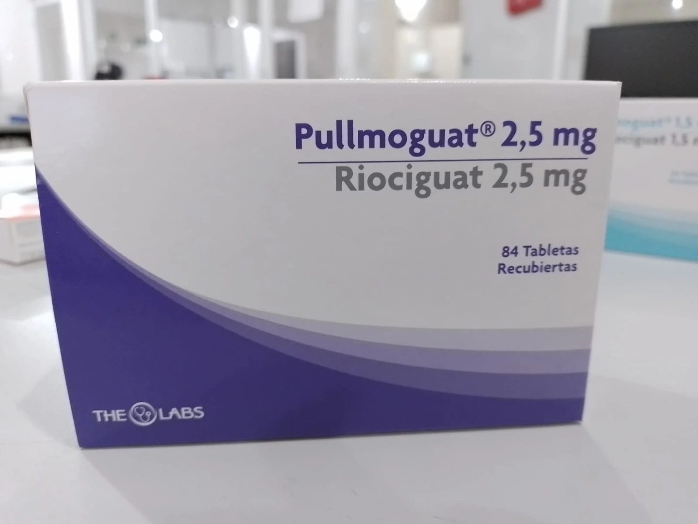 Pullmoguat Riociguat 2.5 mg caja con 84 tabletas